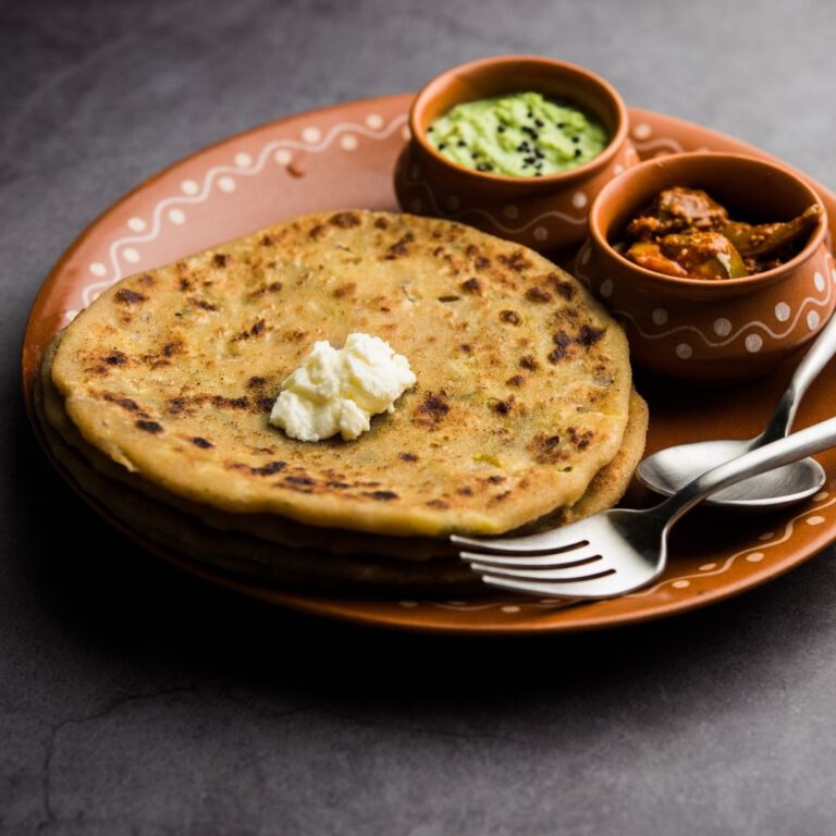 Read more about the article Aloo Paratha Recipe