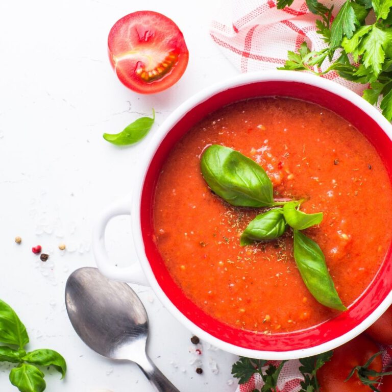 Read more about the article Creamy Tomato Basil Soup Recipe