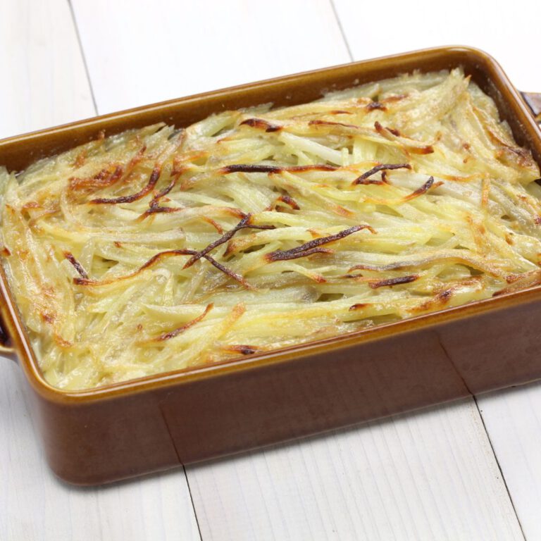 Read more about the article Janssons Frestelse (Swedish Potato and Anchovy Casserole) Recipe