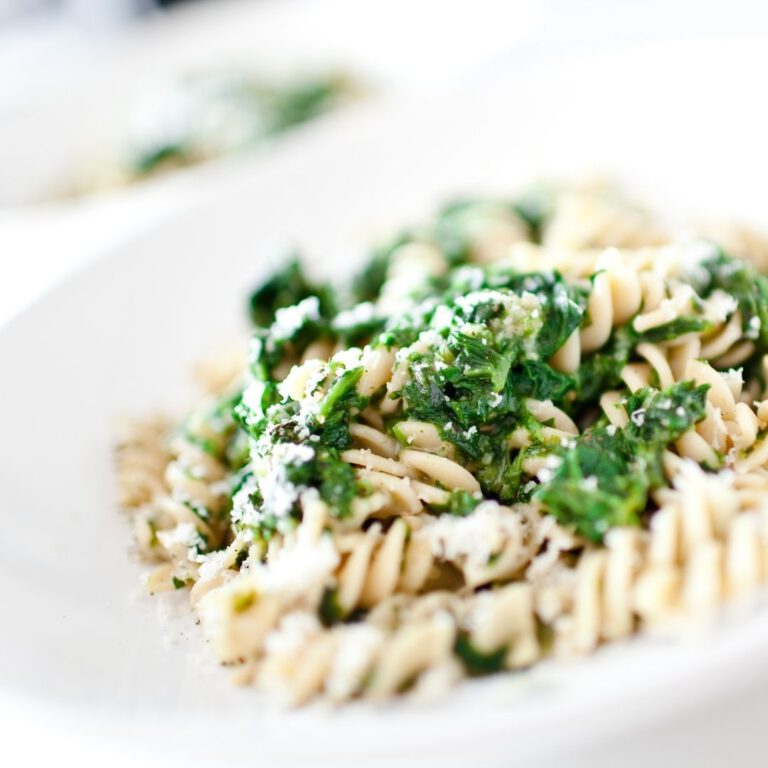 Read more about the article Plain Pasta with Parmesan and Spinach Recipe