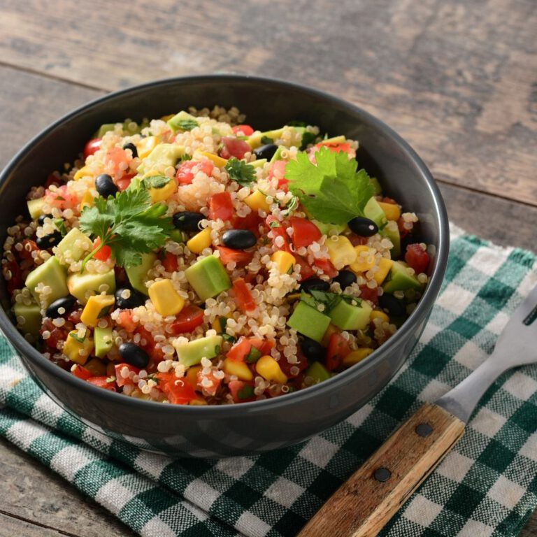 Read more about the article Quinoa Salad with Avocado and Black Beans Recipe