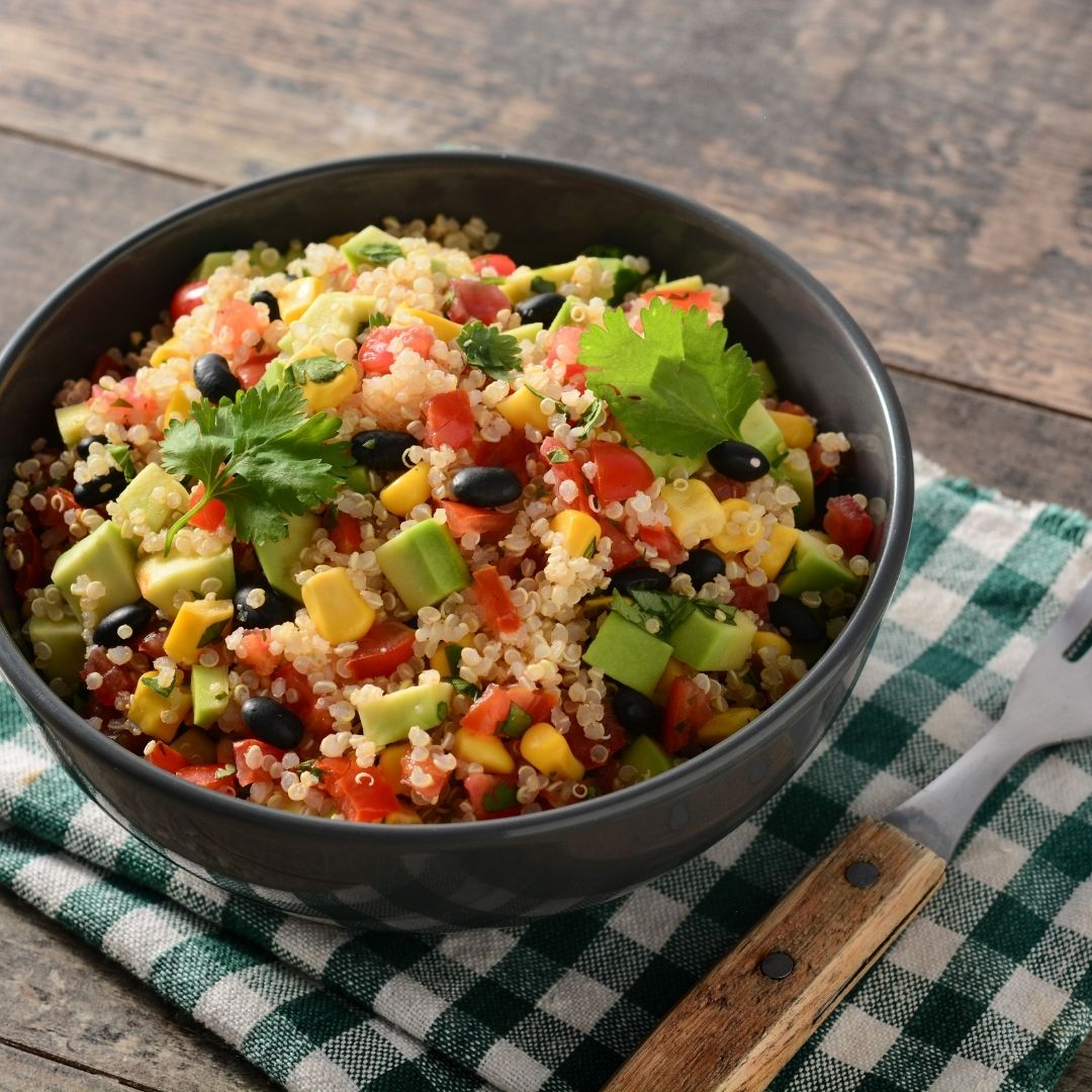 You are currently viewing Quinoa Salad with Avocado and Black Beans Recipe