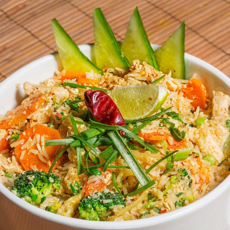 Read more about the article Thai Fried Rice (Khao Pad) Recipe